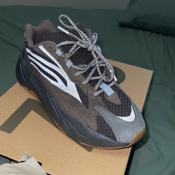 Yeezy Boost v2 Geode - Picture 2 of 6